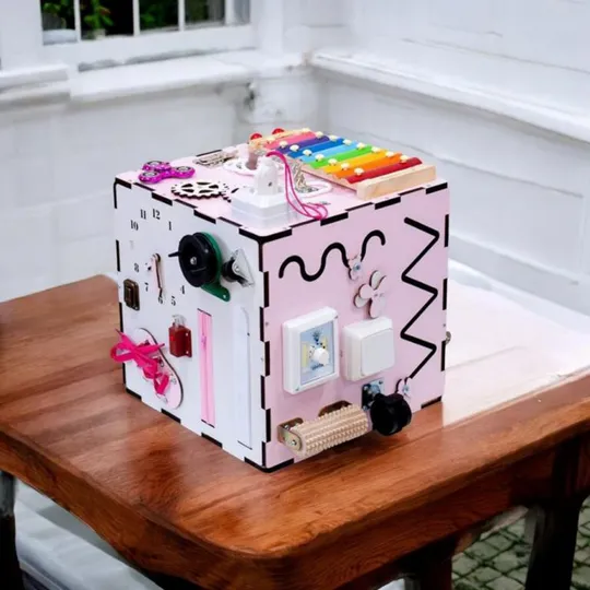 Бизикуб 30x30x30см, 33 элемента, Розовый (Развивающий бизиборд для детей) Продаж