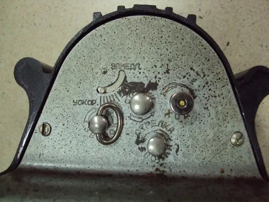 Часы настольные музыкальные Наири ссср рабочие, музыка играет высота 13 см №11407 Продаж