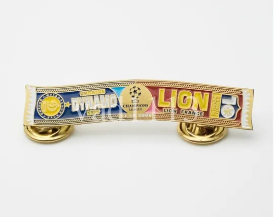 Футбол. Значок, серия шарфы ФК Динамо Киев (значок № 70) Лига Чемпионов 2006-07  Динамо Киев - Олимпик Лион Франция Ціна