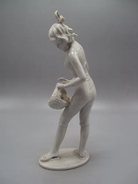 Купити Фигура фарфор статуэтка Германия Unterweissbach K.Stener девушка с корзиной кунст высота 24,8 см №73