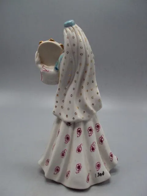 Фигура фарфор Киев девушка азербайджанка с бубном Восточный Азербайджанский танец 21,2 см №14290 Продаж