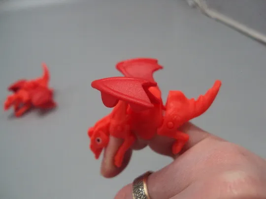 Фигурка киндер сюрприз VQ094 Ferrero дракон на палец дракончик лот 2 шт №18617л Недорого