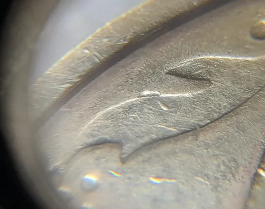 (6483) 50 копійок 1994 1.2АЕм різновид викрошок на вінку між 7 та 8 гронами(50 копеек 1994 1.2АЕм брак) З аукціону