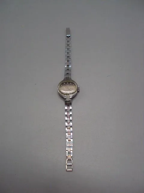 Женские наручные часы Заря 17 камней ссср с браслетом не на ходу длина 17 см №14659 Ціна