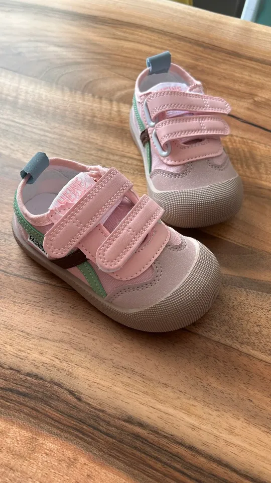 Кеди, кросівки, для дівчинки Продаж