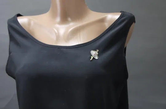 Купити Брошка Балерина жовтий метал прозоре скло Китай біжутерія Вживане