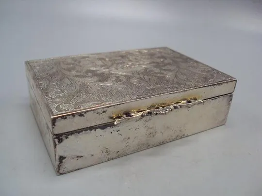 Шкатулка гравировка листья серебро 800 проба Европа позолота вес 286 г размер 8,1х12х3,6 см №10297 Ціна