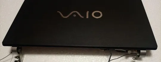 Верхня частина корпуса (кришка) з ноутбука SONY VGN-Z31WN з матрицею, вебкамерою, шлейфами, петлями З аукціону