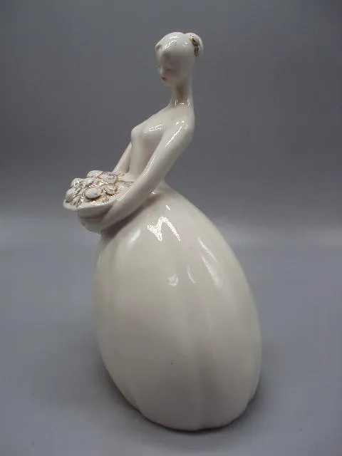 Фигура фарфор статуэтка Городница девушка невеста с букетом или дебют высота 25,8 см №14094 З аукціону