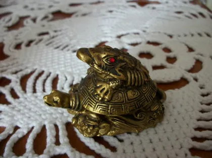 фото, Фигурка Лягушка с Черепахой [высота 6,5-см]