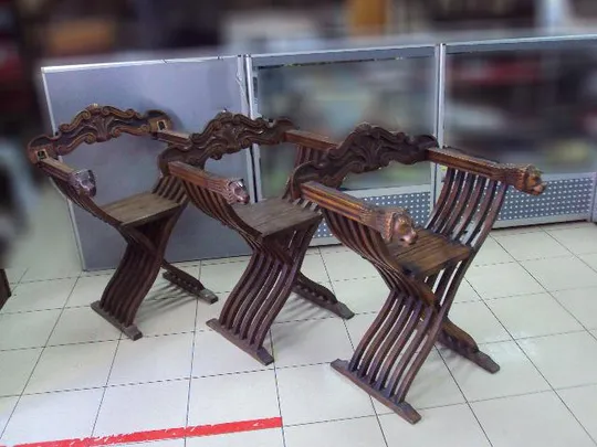 Купити Кресло дерево Европа раскладной стул в стиле ренессанс на подлокотниках голова льва лот 3 шт №13465