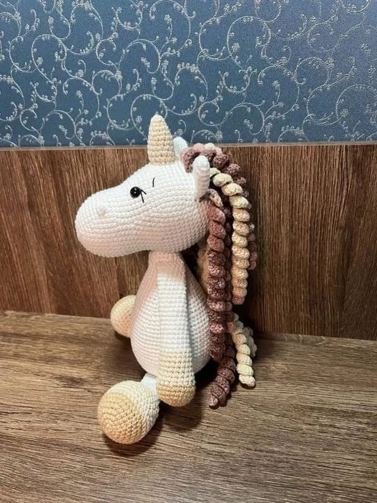 Єдиноріжка вʼязана іграшка З аукціону