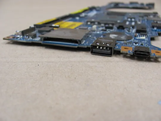 номер0638-12 материнська плата Mainboard Материнка Основна плата Системна плата Плата системи Laptop motherboard мамка ноутбучна плата РОБОЧА SR32N  i7-7820HQ CDP70 LA-E141P для  Dell Latitude E5480 оригінал Характеристики