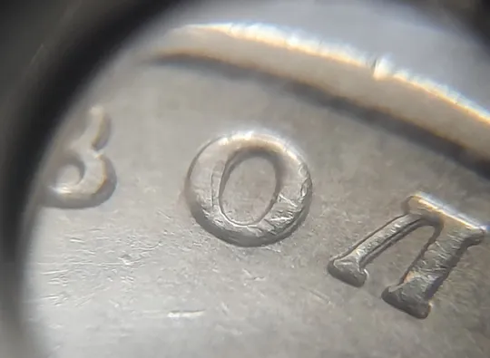 (6931) 1 гривня 2006 різновид викрошки у букві "Р" слова "ГРИВНЯ" на гурті + двійний удар на реверсі (1 гривна 2006 брак) Характеристики