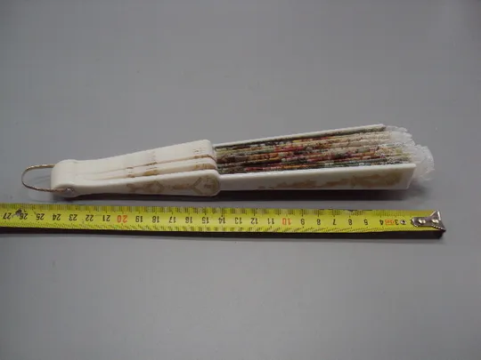 Веер узор цветы цветочки пластик, ткань, кружево длина 23 см (есть поломка) №15906 З аукціону