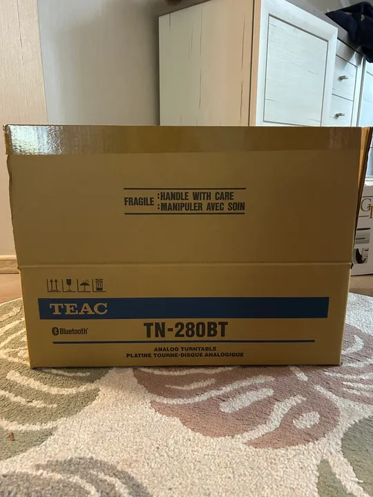 Програвач TEAC TN-280BT + 4 упаковки пластінок в подарунок Де купити