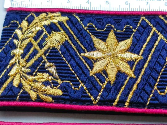 Погоны ГЕНЕРАЛ ЛЕЙТЕНАНТ, ОТЛИЧНОЕ СОСТОЯНИЕ, ПРОШИТ ЗОЛОТОЙ НИТКОЙ в Україні