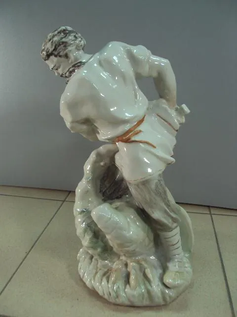 Фигура фарфор сказка Богатырь Никита Кожемяка убивает трехглавого змея Змееборец Авторская 33 см №34 З аукціону