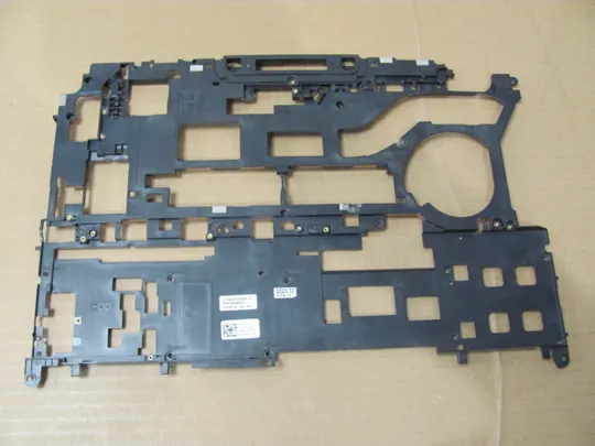 645-6 Середня частина корпуса AP1EO000900 0C16XC  для DELL  LATITUDE E5570   оригінал Ціна