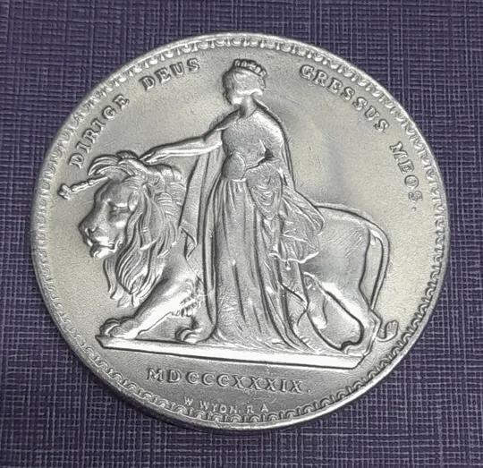 5 фунтів 1839 року &quot;Королева Великобританії&quot;. Копія. Ціна