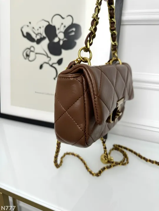 Сумочка через плече на довгому декоративному ланцюжку Продаж