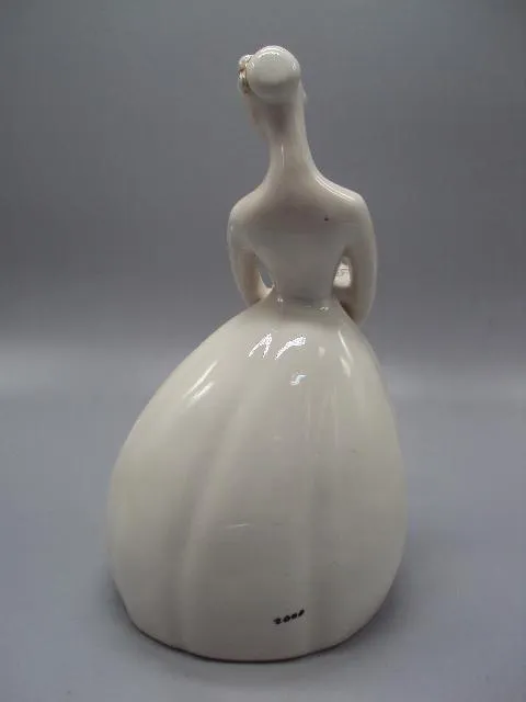 Фигура фарфор статуэтка Городница девушка невеста с букетом или дебют высота 25,8 см №14094 Продаж