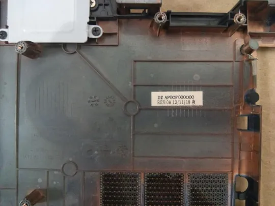 №324-14 Кришка дно піддон корпуса 0K1R3M для Dell INSPIRON 5520 7520 оригінал Інтернет-аукціон