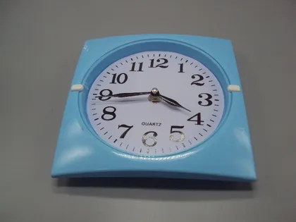 фото, Настенные часы Quartz пластик квадратные Кварц Китай размер 17,8х16,5 см (нет механизма) №18544с
