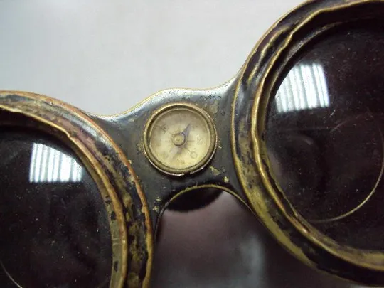 Бинокль с компасом Chevalier Opticien Paris Париж 11,5 х 8,8 см, диаметр 4,5 см (№900) Характеристики
