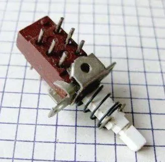 Перемикач модульний П2К з фіксацією Ціна