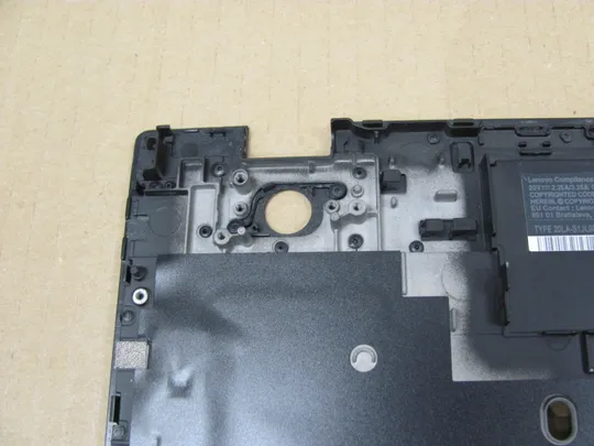 номер0251-15  Кришка панель палмрест 460.0CW06.0003 01YR481 для Lenovo Thinkpad T580 P52S оригінал Характеристики