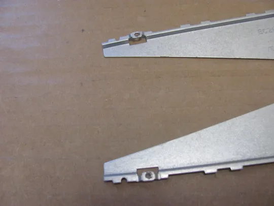 номер0992-5 кріплення матриці з петлями Фіксатор Скоби Закріплювач Механізм з&#039;єднання fastening EC26K000600 049NCN для Dell Precision DELL Precision 7730 7740 M7730 M7740  оригінал З аукціону