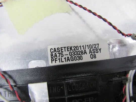 830-1 кришка матриці BA75-03328A    для  SAMSUNG  NP700 NP700G7A 700G  оригінал Недорого