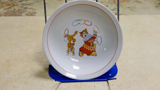 Тарілка миска глибока дитяча Клоун з песиком стара радянська порцеляна Баранівка Вживане #2 Скол З аукціону