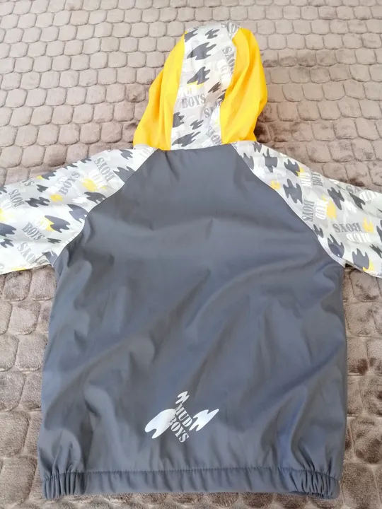 Куртка-дощовик для хлопчика (розмір 110-116) демісезонна. Де купити