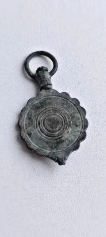 Купити Рідкісний середньовічний кулон з каменем mp735