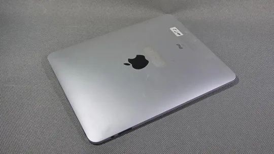 Планшет #14 алюминиевый Apple iPad 1 Wi-Fi - Model A1219 16Gb яркий IPS дисплей З аукціону