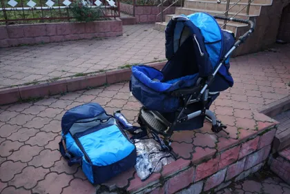 фото, коляска №2 универсальная детская новая неполная комплектация, колес нет