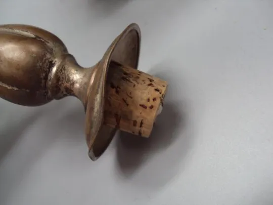 Штоф графин Китай 80-е года стекло, металл узор цветы в оплетке высота с крышкой 27,7 см №13952 Інтернет-аукціон