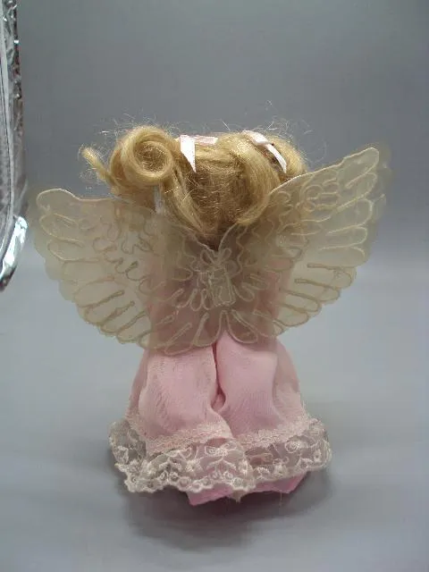 Фарфоровая кукла ангелочек девочка ангел молится на коленях Remeco Collection высота 18 см №13939 Недорого