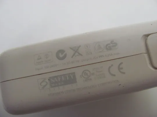 3842с адаптер живлення APPLE A1424 85W 20V Де купити