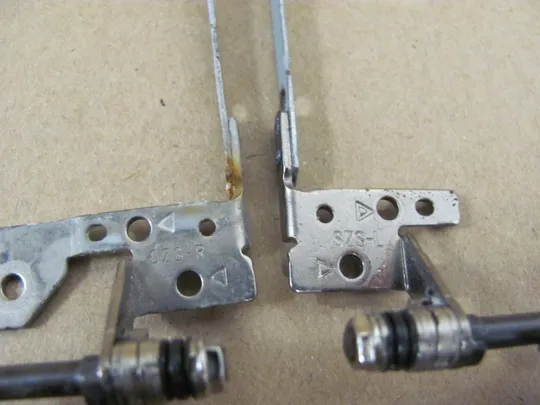 425-1  кріплення з петлями  33.4JW09.XXX для Lenovo B560, B565, V560    оригінал Характеристики