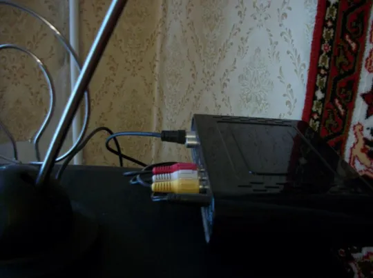 Телевизор Panasonic 72-см,  с цифровой приставкой Trimax на 32-канала, и 2- антенны Продаж