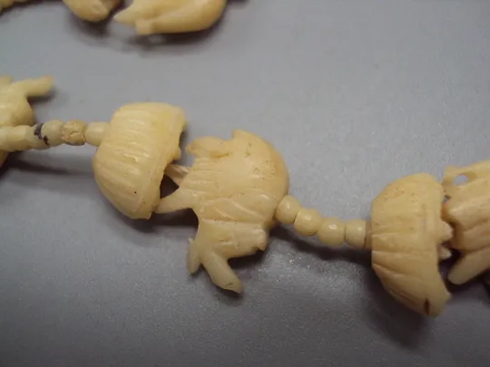 Бижутерия бусы в один ряд ожерелье камень слоны длина 40,4 см под реставрацию №15863 Торговий майданчик