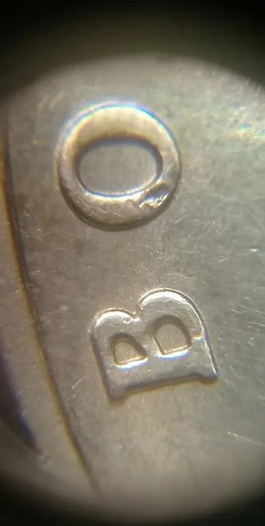 (786) 1 гривня 2010 здвоєння вліво букв на реверсі (двійний удар, удар вдогонку)(1 гривна 2010 брак) Ціна