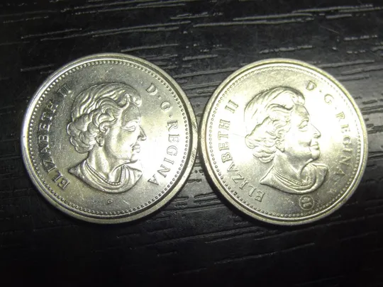 25 центів 2006 Канада (два різновиди) різні мітки під портретом Королеви Ціна