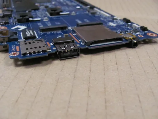 691-36 материнська плата AAZ60 LA-C461P SR2F0  i5-6300U для Dell Latitude E7470 7470 оригінал Недорого