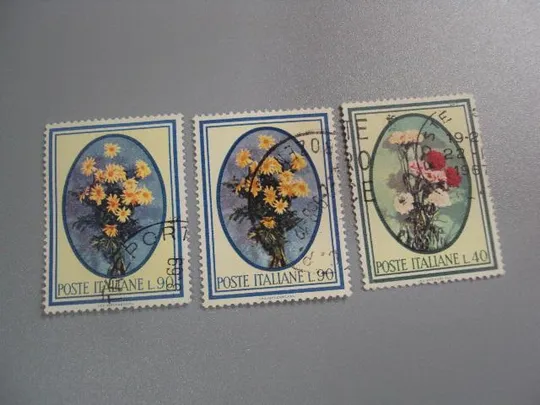 марки Италия 1966 флора букет цветы гвоздики и ромашки живопись натюрморт лот 3 шт гаш №2685 Ціна