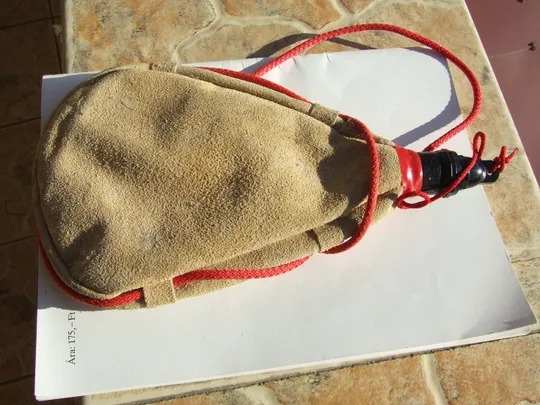 Замшевий бурдюк- фляга для води вина і т.п. 1 літр. З аукціону