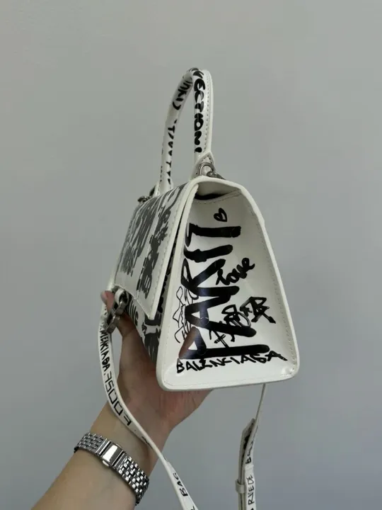 Сумка Balenciaga Hourglass Small Handbag Graffiti in White 99338 Інтернет-аукціон